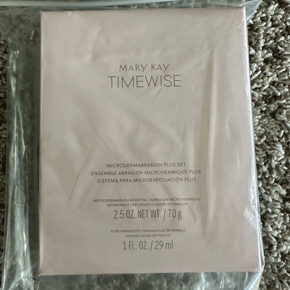 NEW! Mary Kay Microdermabrasion Plus Set